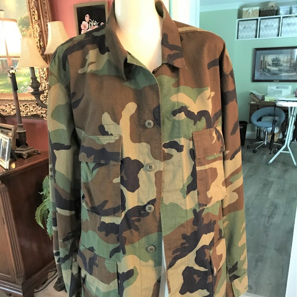 Army issue Camo-Green Field Jacket new.